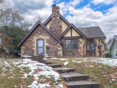 308 E Winthrope Rd, Kansas City, MO, 64113