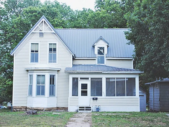 312 N 14th St, Independence, KS 67301