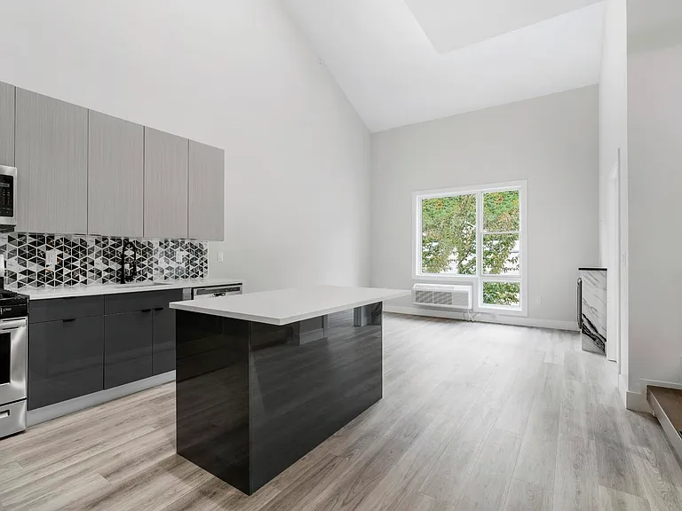 26 Grand St #302 — Photo 7