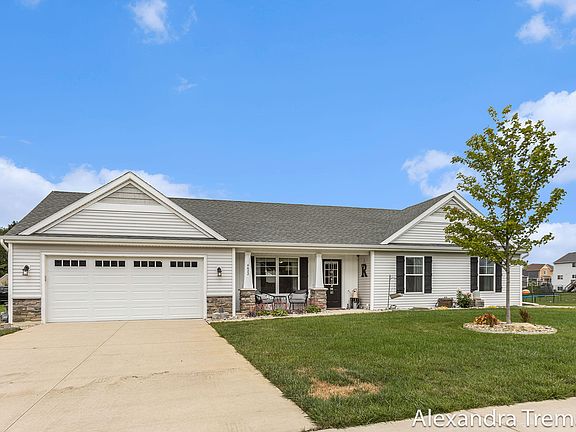 2nd image of 4622 Wren Dr SE