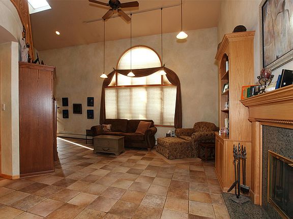 5th image of 7 Elmwood Ln