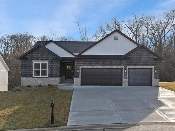 944 Half Moon Ln, Caseyville, IL 62232