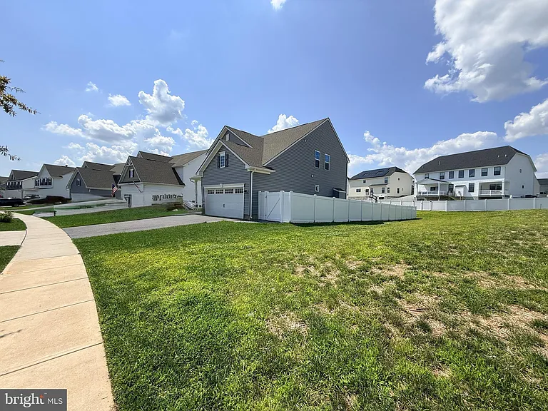 99 Weston Dr — Photo 46