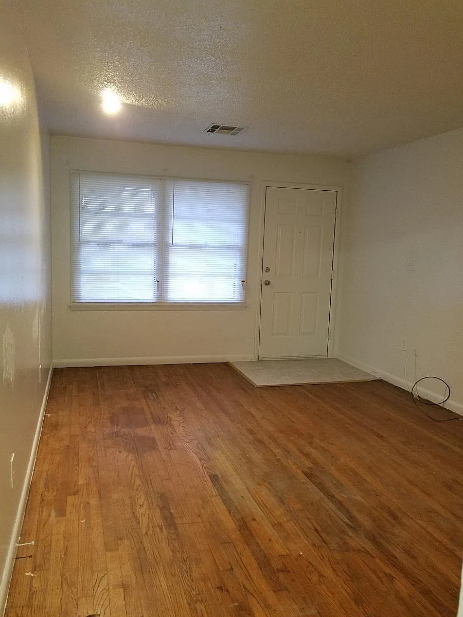 Living Room - 2845 N Ann Dr