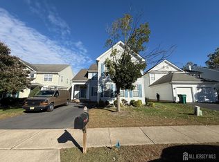 7 Elsie Dr, Plainsboro, NJ 08536
