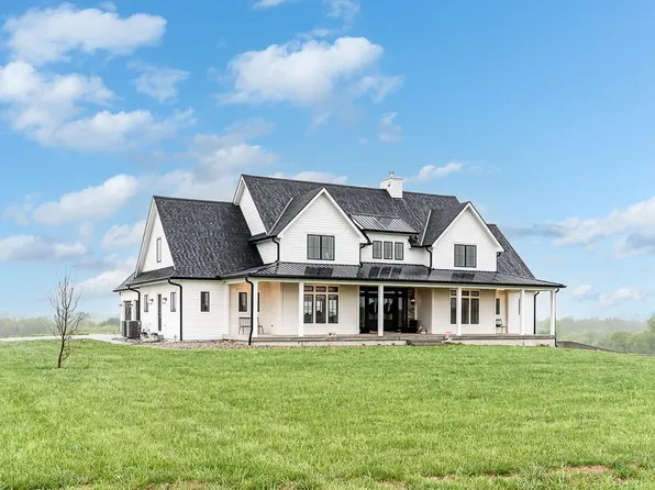 22852 Dempsey Rd, Leavenworth, KS 66048