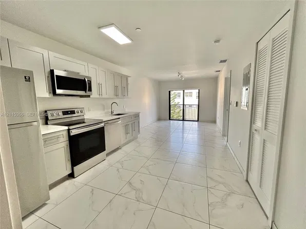 836 SW 2nd St, Miami, FL
