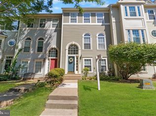 4081 Fountainside Ln, Fairfax, VA 22030