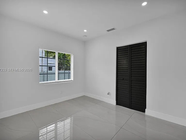 570 NW 48th St — Photo 6