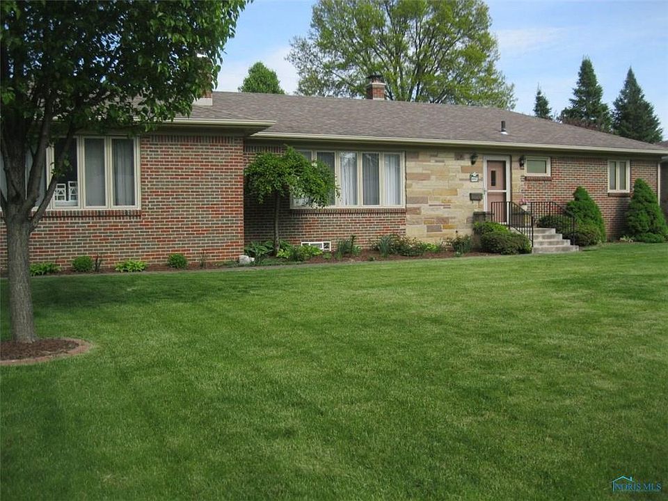 1st image of 220 Birch Dr