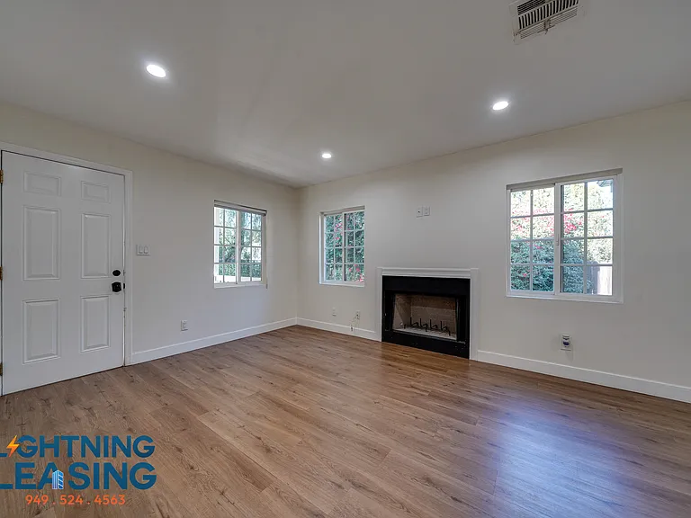 6182 Yolanda Ave — Photo 21