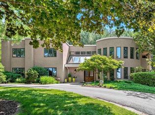 7 Blackberry Ln, Asheville, NC 28804