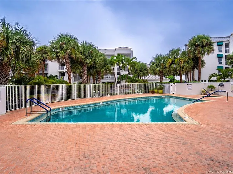 184 NE Edgewater Dr #1206 — Photo 4