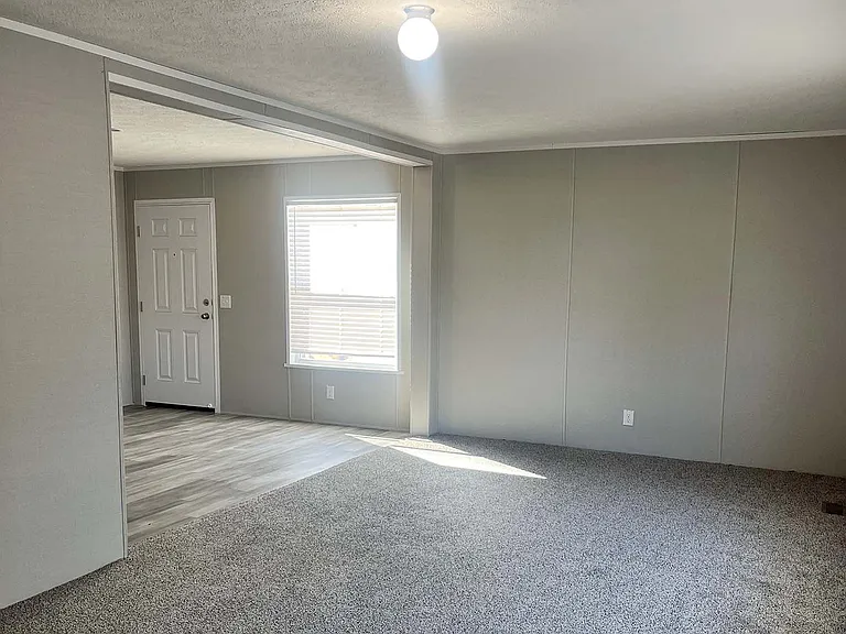 Silverstone Manufactured Home Community — Photo 25