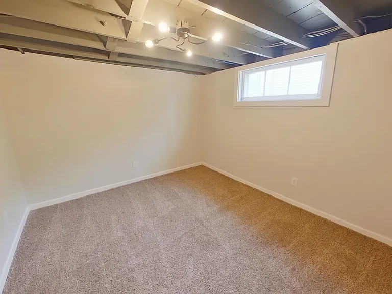 333 N Volutsia Ave — Photo 14