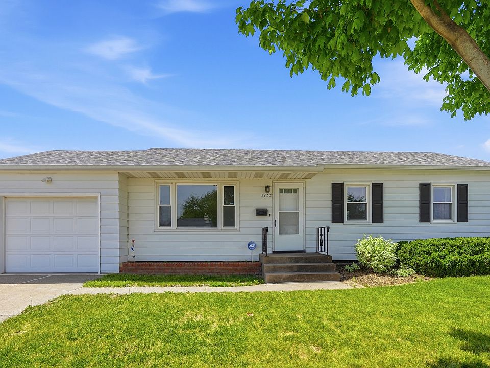 1st image of 2132 N Elsie Ave