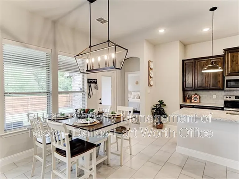 1612 Town Creek Cir — Photo 16