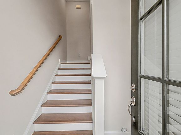 2nd image of 861 Westcott Ln