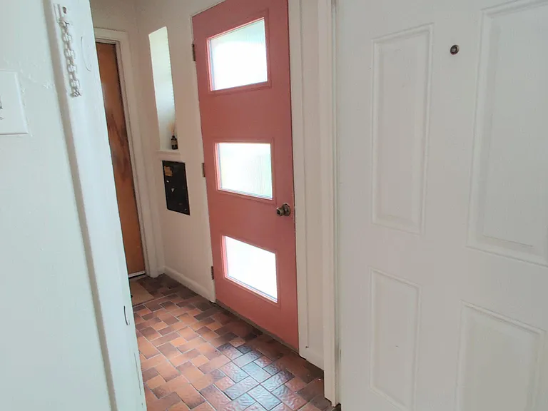 5725 Martel Ave #A — Photo 14