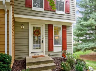 1949 Sagewood Ln, Reston, VA 20191