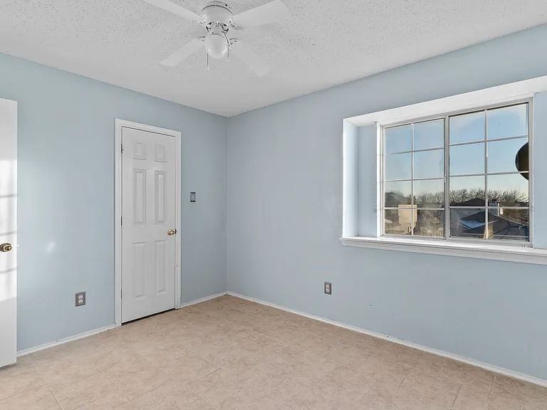 2313 Garrett Dr — Photo 10