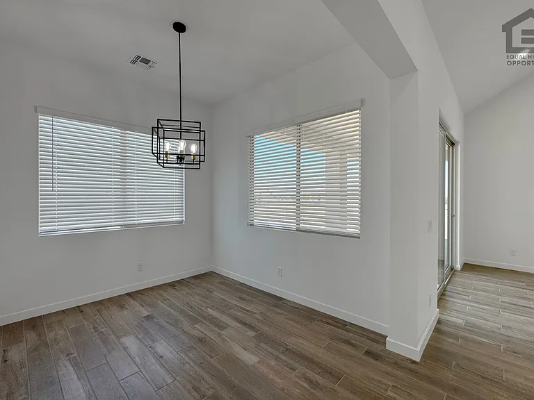 18146 W Morning Vista Ln — Photo 9