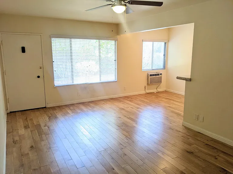 10815 Morrison St #3 — Photo 7