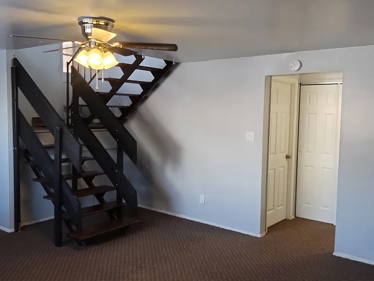 6105 Ridgeacres Dr #B — Photo 15