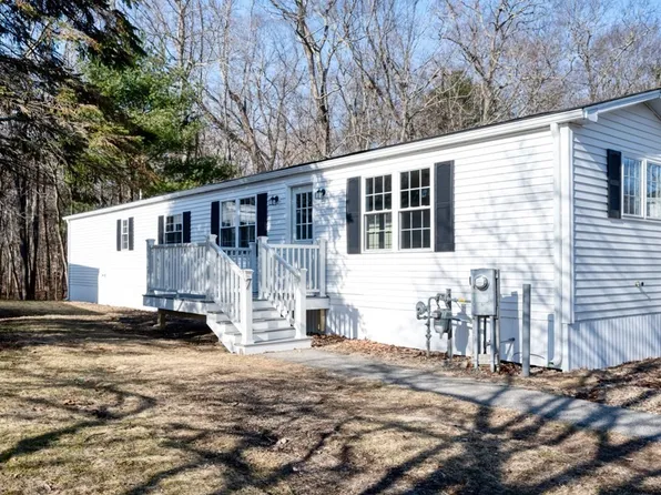 7 Baywood St, Rockland, MA 02370