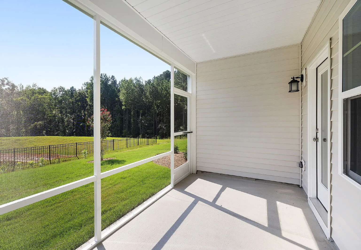 5 bed, 3.0 bath, 2375 sqft, $2,249 — Photo 1