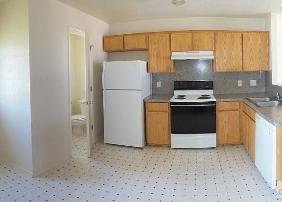 4th image of 4305 Deek Dr APT B