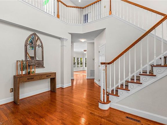 4th image of 4810 Weston Pl