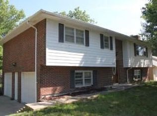 3009 Chapel Hill Rd, Columbia, MO 65203