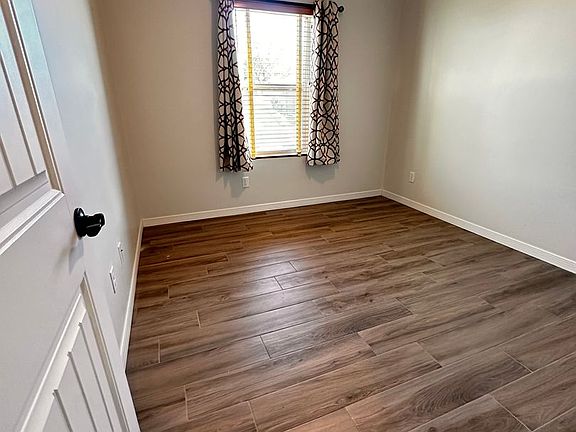 4th image of 118 Scotland Ct