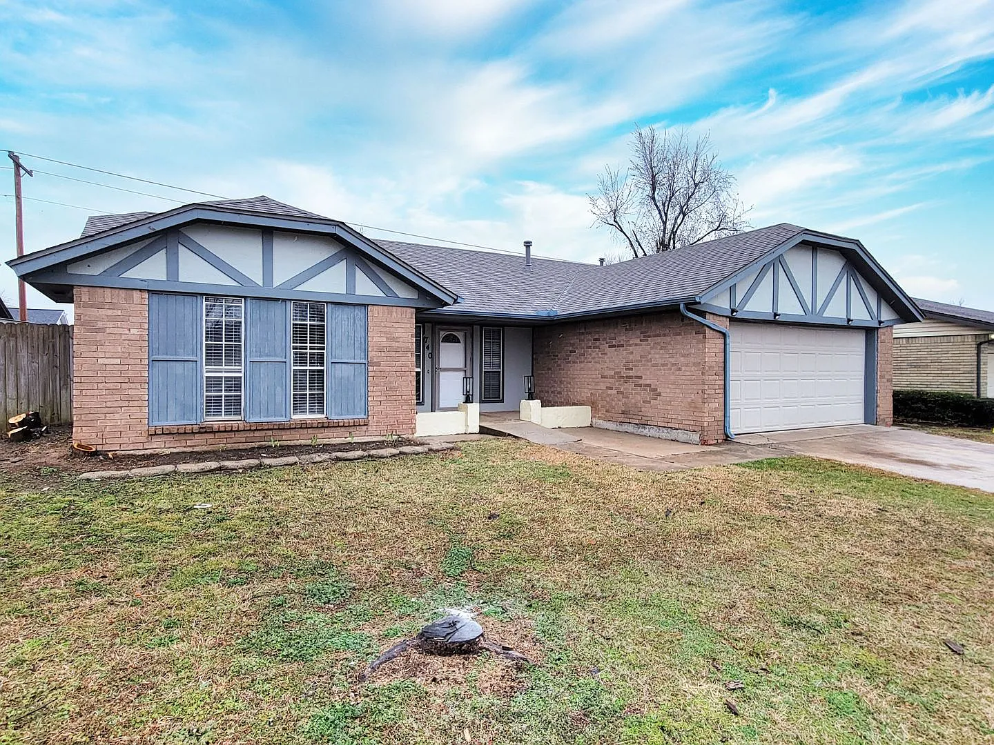 Available Now! Discover The Perfect Home In The Heart Of Yukon! 250 Off First Full Month's Rent W... — Photo 2