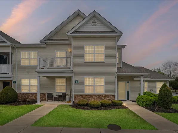 1407 Piccadilly Way #1407, Saint James, NY 11780