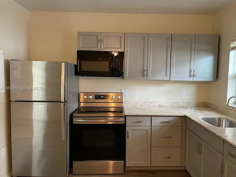 1720 Pierce St #1 — Photo 5