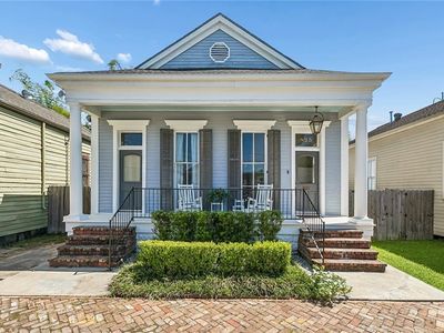 825 Pleasant St, New Orleans, LA, 70115