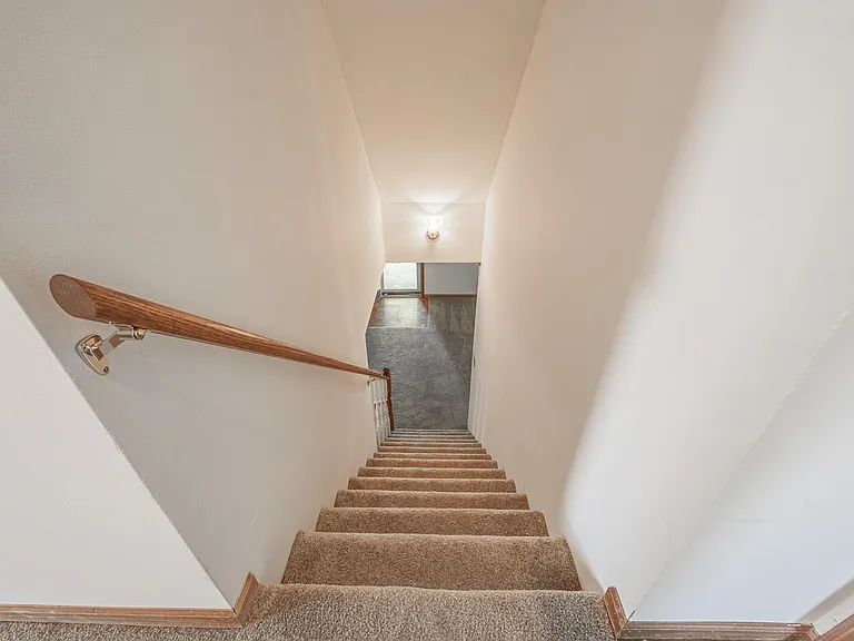 10760 Oak Blvd — Photo 20