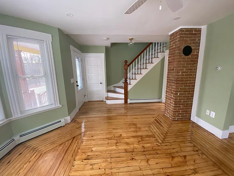 189 E Bow St #B — Photo 10