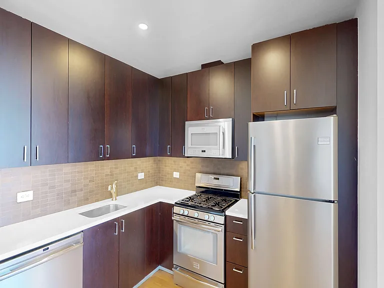 3050 21st St #4B — Photo 5