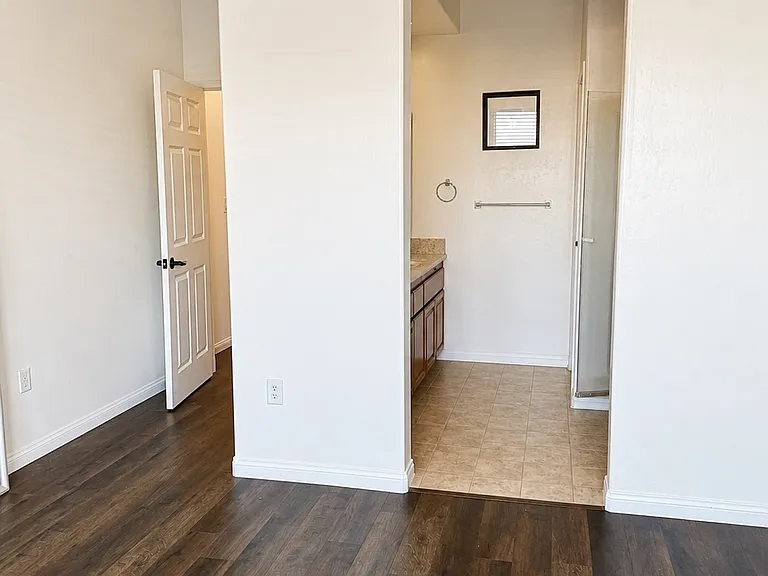 1300 R St #8 — Photo 1