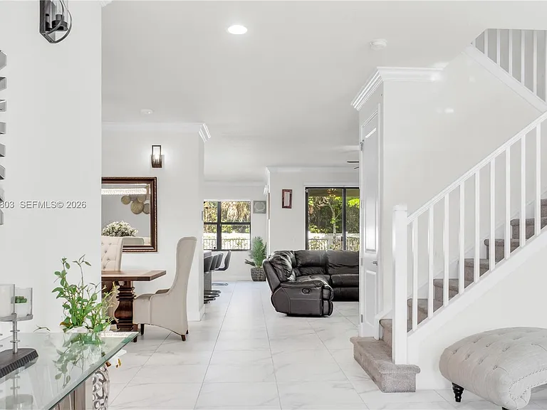 7314 Estero Dr — Photo 4