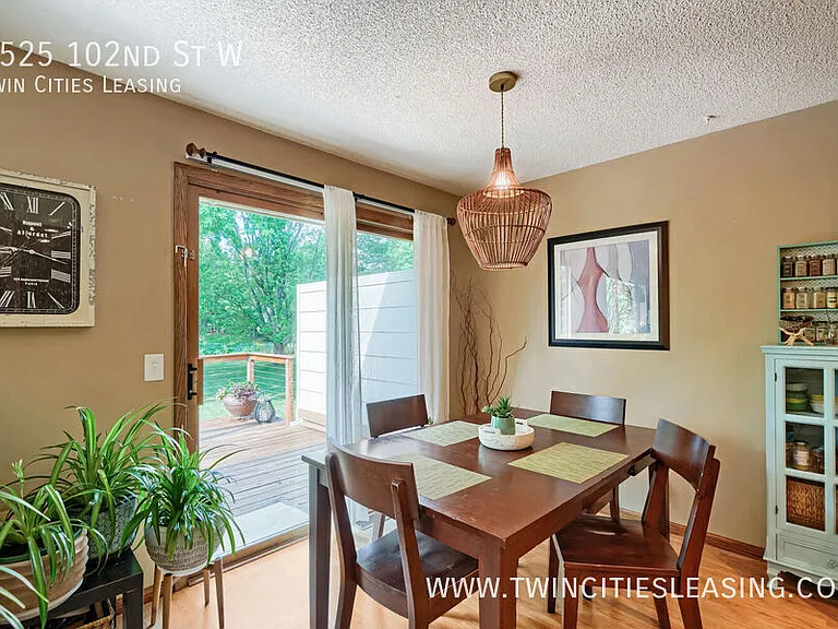 7525 W 102nd St — Photo 6