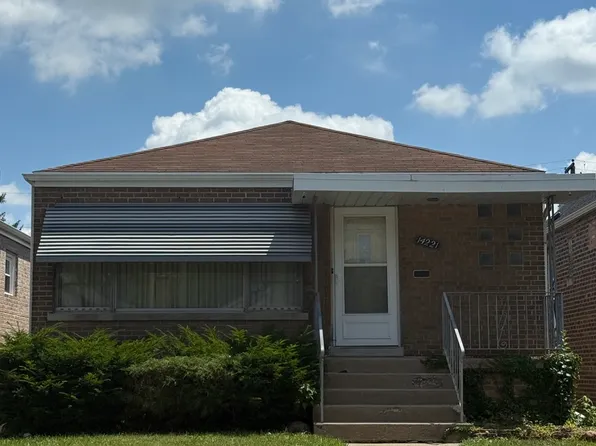 14221 S Emerald Ave, Riverdale, IL 60827