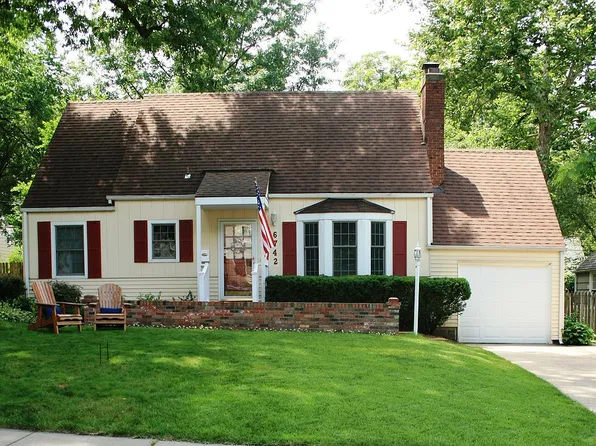 6742 El Monte St, Prairie Village, KS 66208