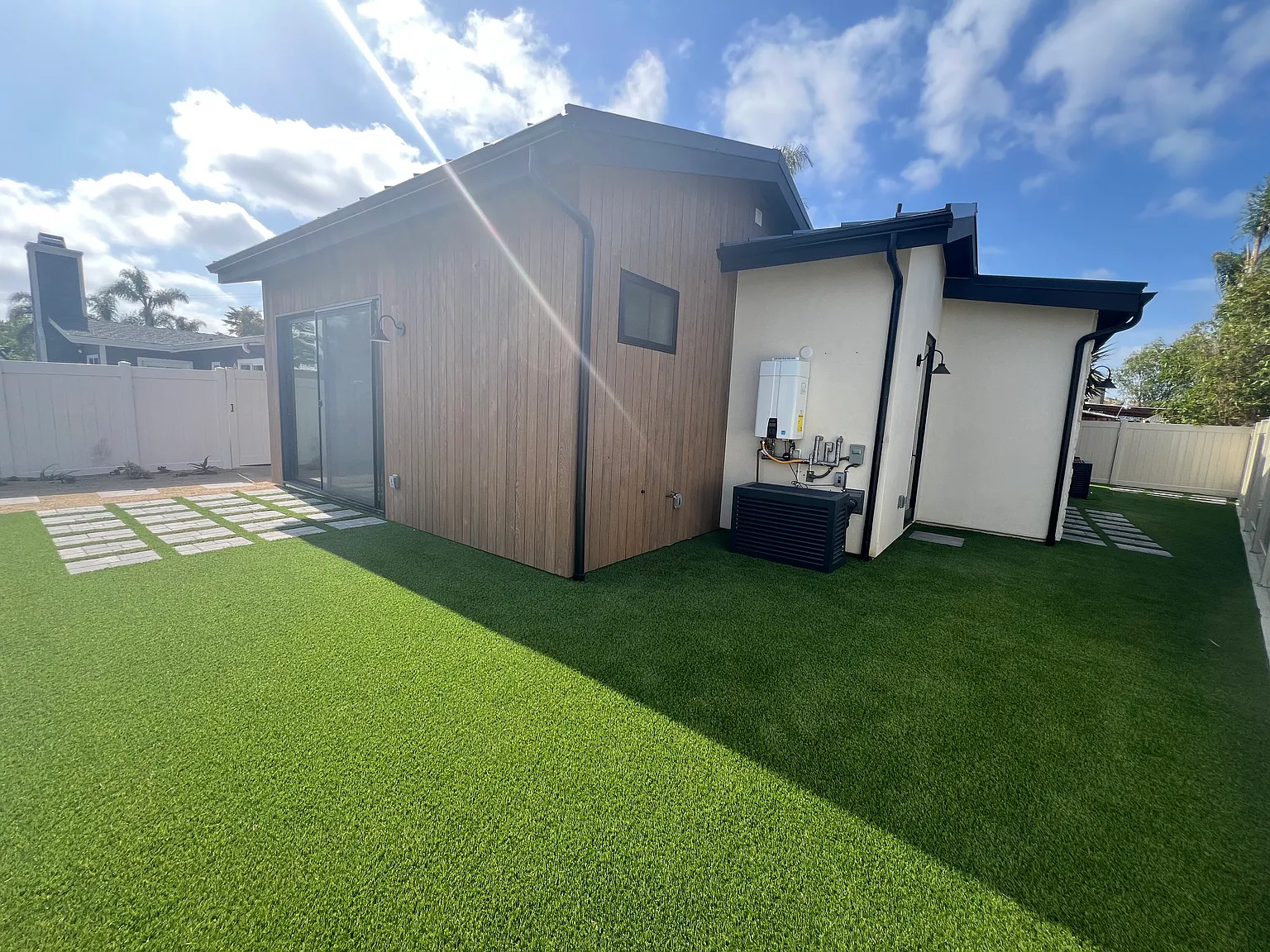 892 Vale View Dr — Photo 2