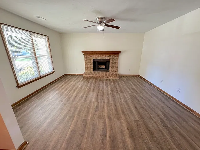 4 bed, 2.0 bath, 1748 sqft, $2,895 — Photo 4