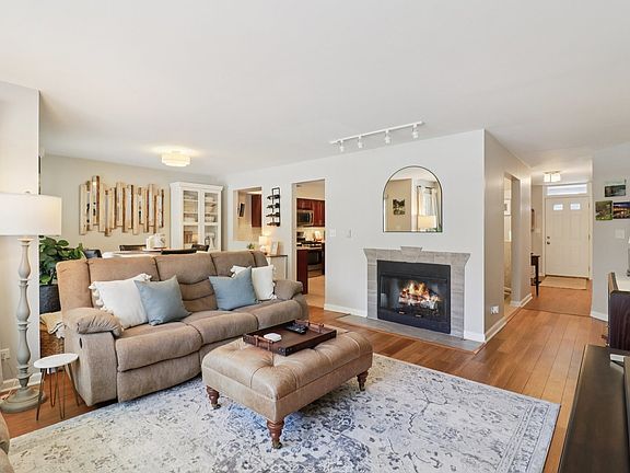 2nd image of 931 Ann Arbor Ln