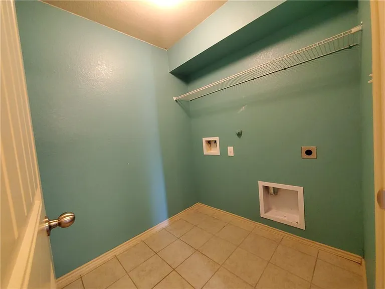1536 Gateshead Dr — Photo 10